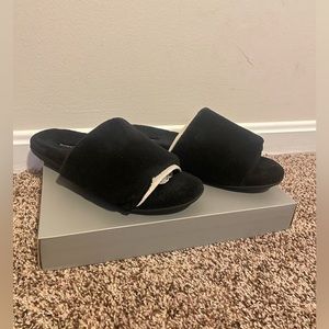 Vionic Dream slippers size 9